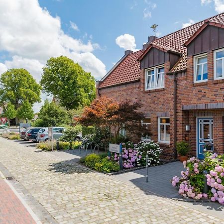 Hotel Am Fischerhafen Ditzum Esterno foto
